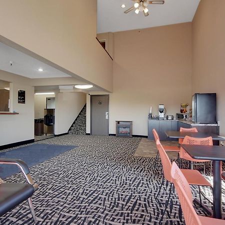 Americas Quality Inn & Suites - Finlayson Экстерьер фото