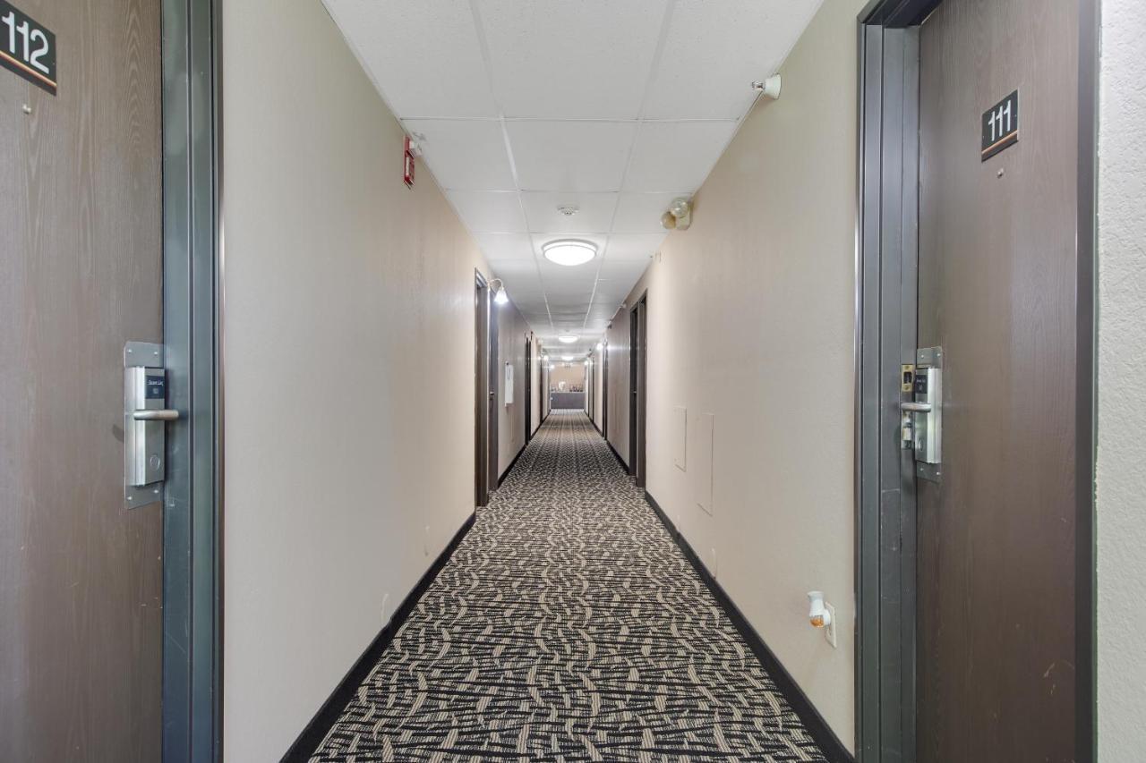Americas Quality Inn & Suites - Finlayson Экстерьер фото