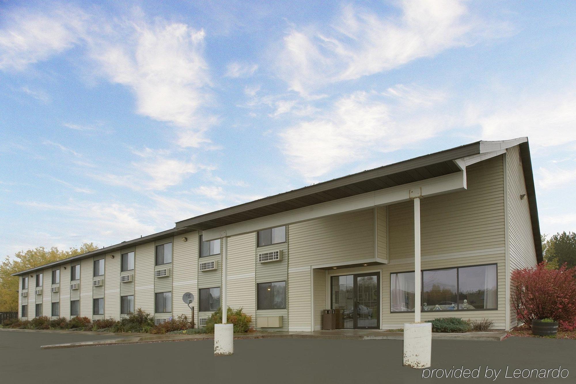 Americas Quality Inn & Suites - Finlayson Экстерьер фото