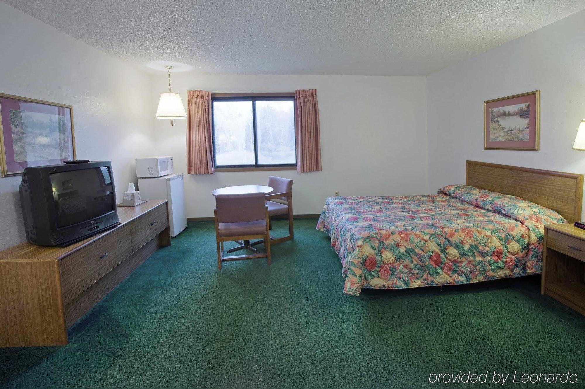 Americas Quality Inn & Suites - Finlayson Экстерьер фото